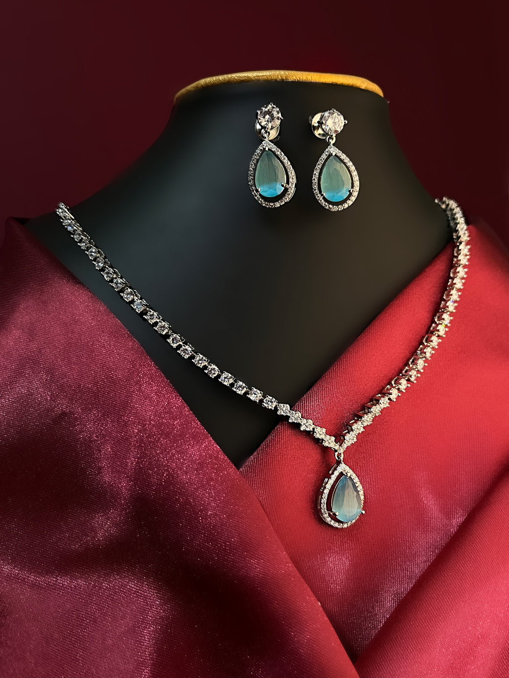 Veloura Silver Necklace For Her