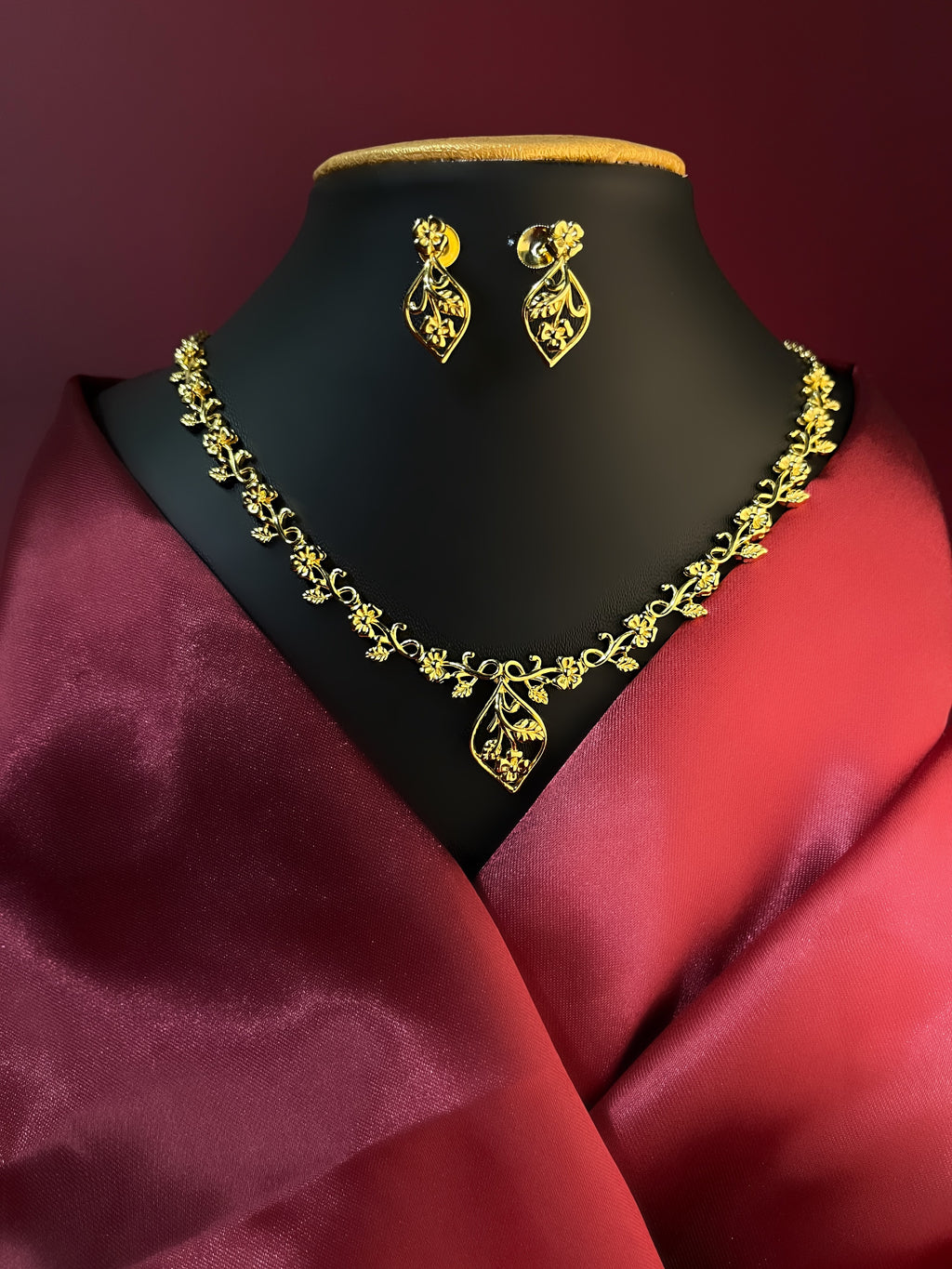 Elvarya Silver Necklace For Her