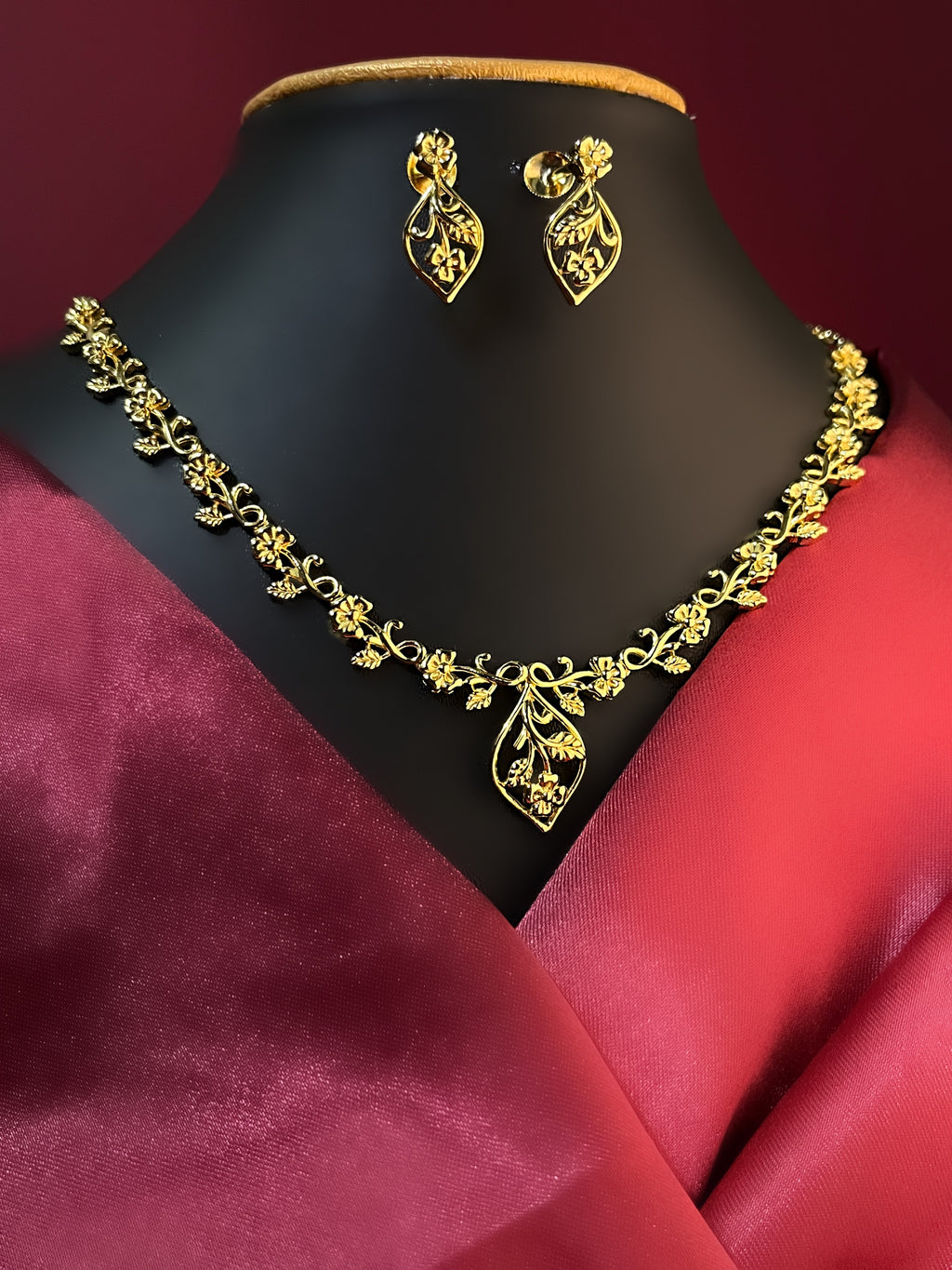 Elvarya Silver Necklace For Her